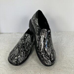 KLOGS Black and White Leaf pattern Slip-on Clog, Leather uppers, 7M